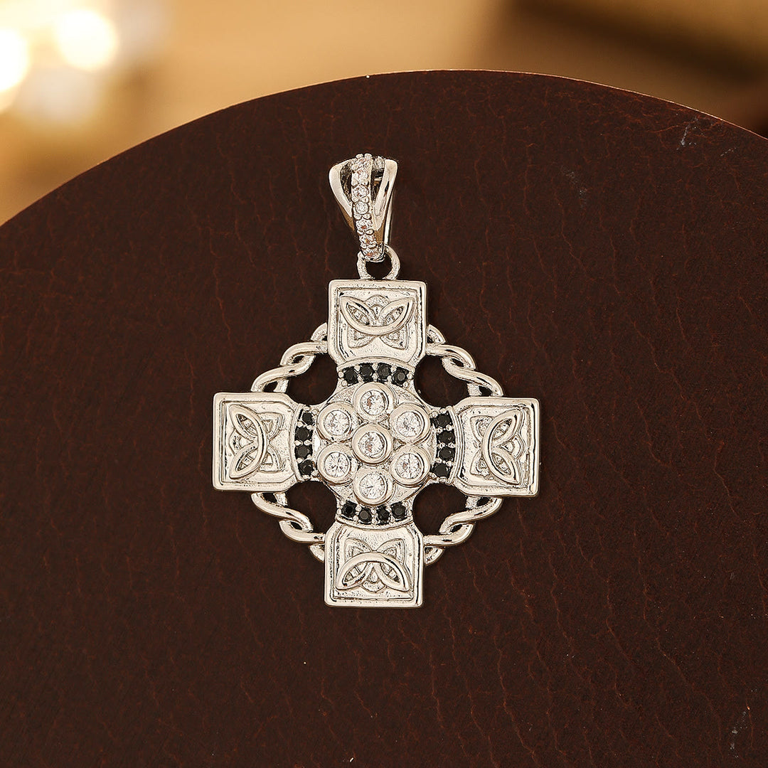 Christianartworkshop Kupferkreuz-Serie mit verschiedenen Designs: Vielfältige Stiloptionen für religiöse Kleidung - Knotenkreuz - Silber - image 6