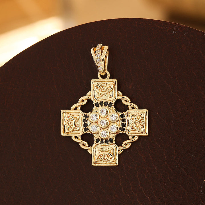 Christianartworkshop Kupferkreuz-Serie mit verschiedenen Designs: Vielfältige Stiloptionen für religiöse Kleidung - Knotenkreuz - Golden - image 5