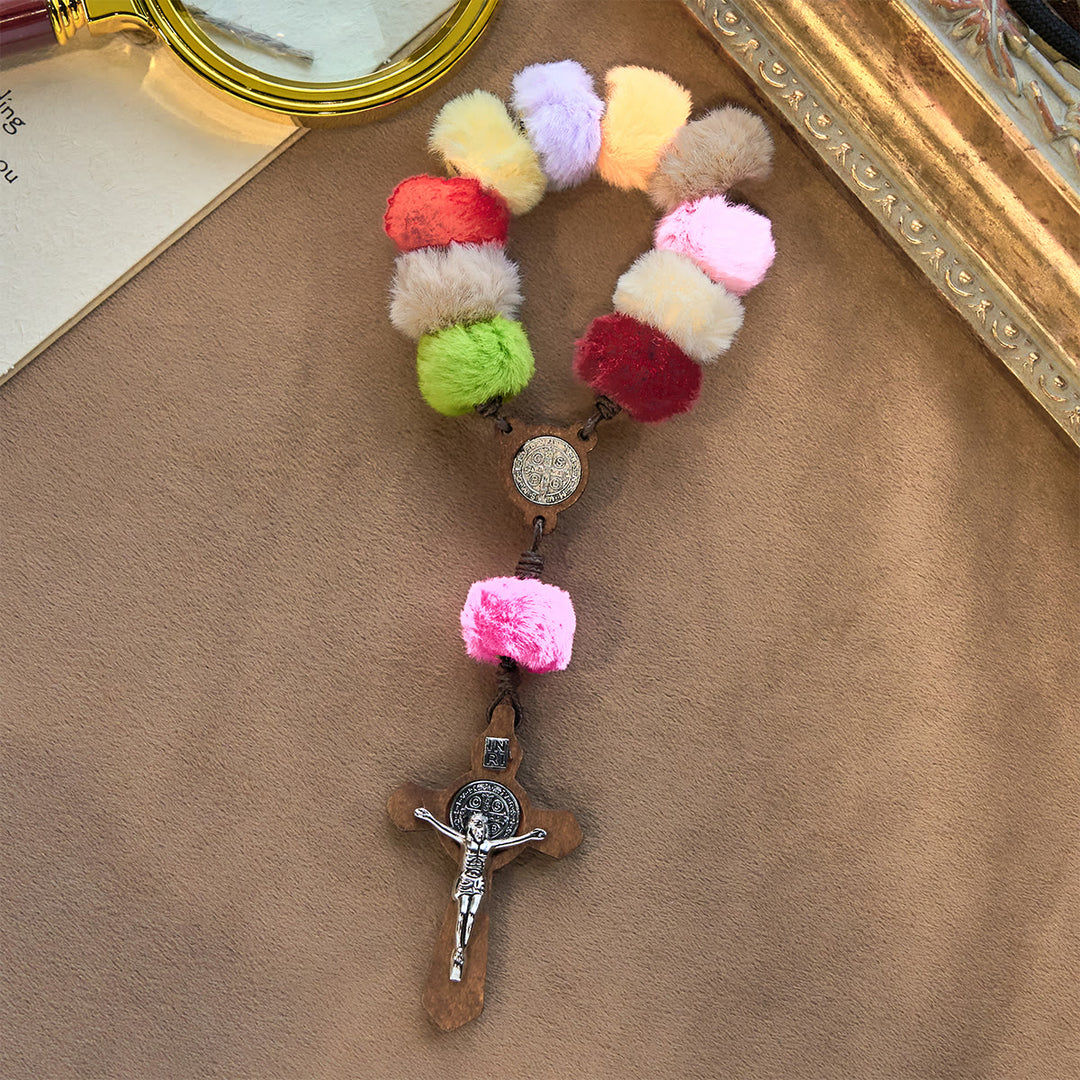 Christianartworkshop Bunter, flauschiger Pompon-Taschenrosenkranz: Ein sanftes und herzliches Glaubensgeschenk - image 3