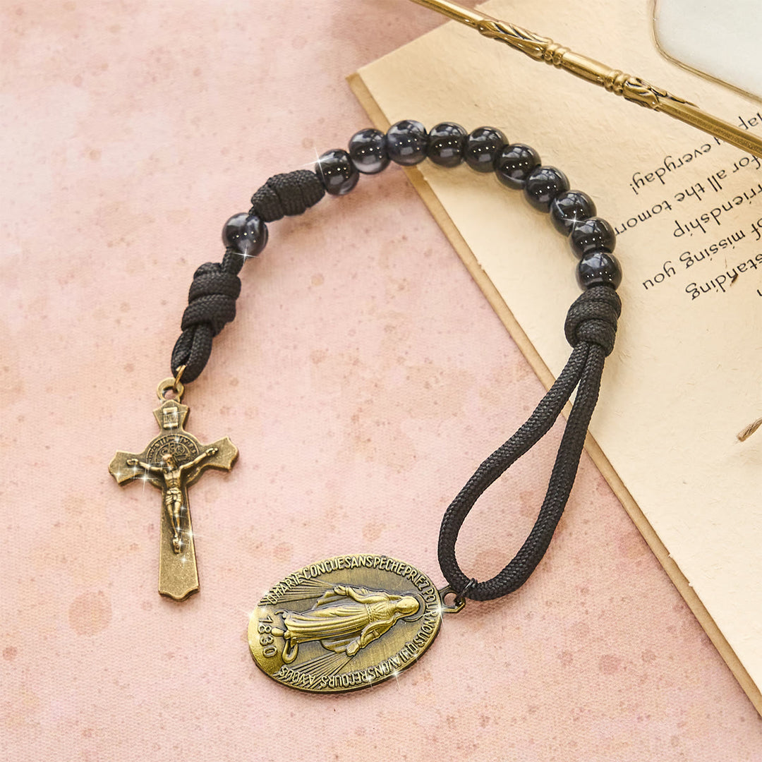 Christianartworkshop Klassischer schwarzer tragbarer Rosenkranz mit bronzenem Marienkreuz - image 4
