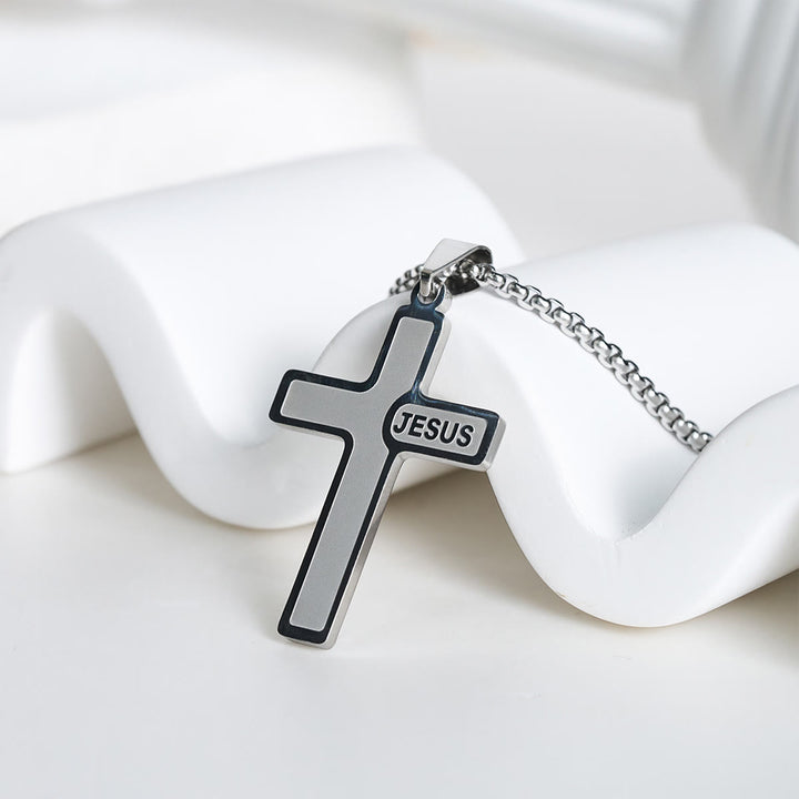 Minimalistische Kreuzkette mit „JESUS“-Detail von Christianartworkshop: Schlichter Ausdruck des Glaubens - image 1