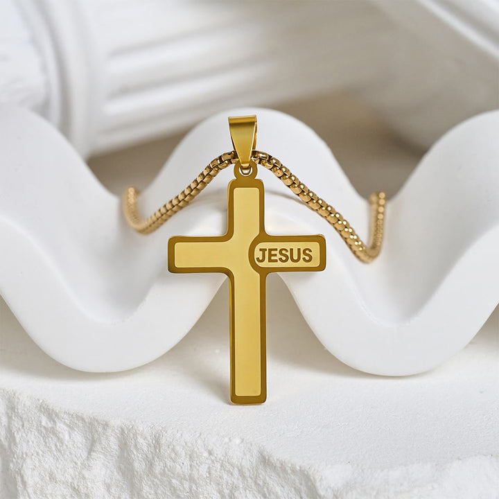 Minimalistische Kreuzkette mit „JESUS“-Detail von Christianartworkshop: Schlichter Ausdruck des Glaubens - Golden - image 4