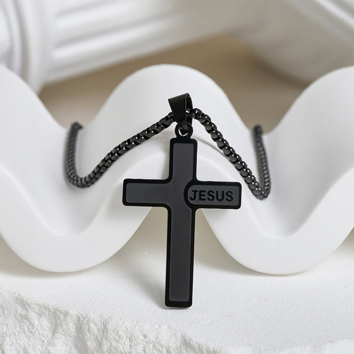 Minimalistische Kreuzkette mit „JESUS“-Detail von Christianartworkshop: Schlichter Ausdruck des Glaubens - Schwarz - image 8