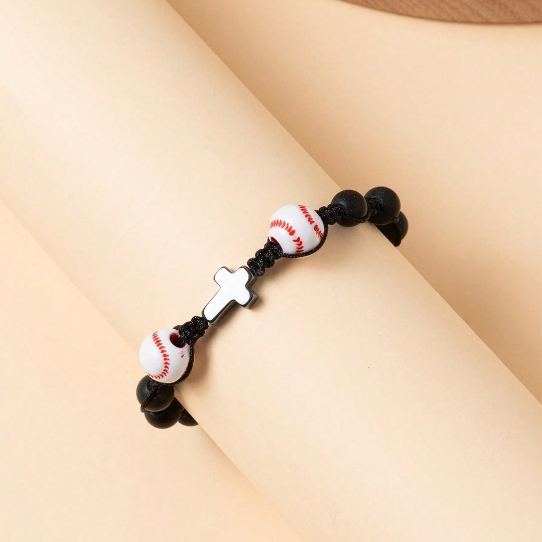 Christianartworkshop Kreuz- und Sportperlenarmband: Zarte Hingabe für Sportbegeisterte - image 1