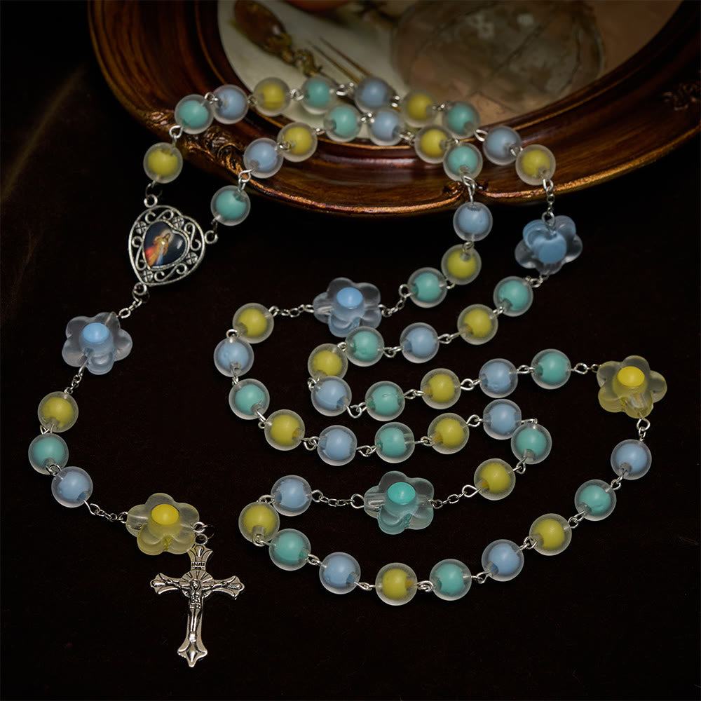 Christianartworkshop Pastellfarbener Osterrosenkranz mit Blumenmuster und Jesusherz-Medaille: Gebetsperlen als Frühlingsgeschenk - image 3
