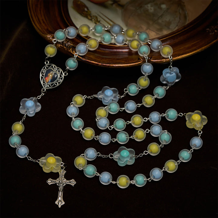 Christianartworkshop Pastellfarbener Osterrosenkranz mit Blumenmuster und Jesusherz-Medaille: Gebetsperlen als Frühlingsgeschenk - image 3