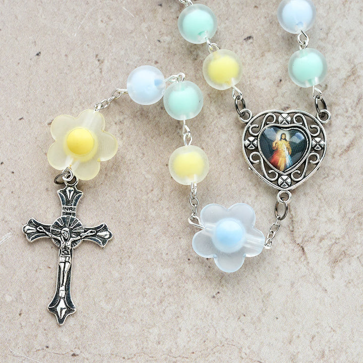 Christianartworkshop Pastellfarbener Osterrosenkranz mit Blumenmuster und Jesusherz-Medaille: Gebetsperlen als Frühlingsgeschenk - image 10