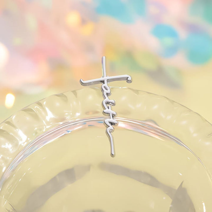 Christianartworkshop Kreuz- und Spruchbrosche: Symbol des göttlichen Glaubens für Kleidung - image 9