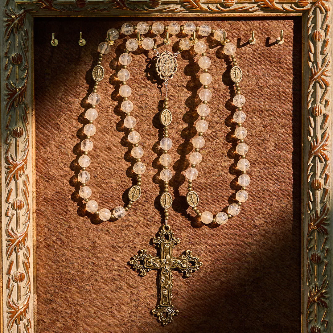 Christianartworkshop Rosenkranz im Vintage-Stil mit bernsteinfarbenen Glasperlen: Wundermedaille & verziertes Kreuz - Wundermedaille - image 0