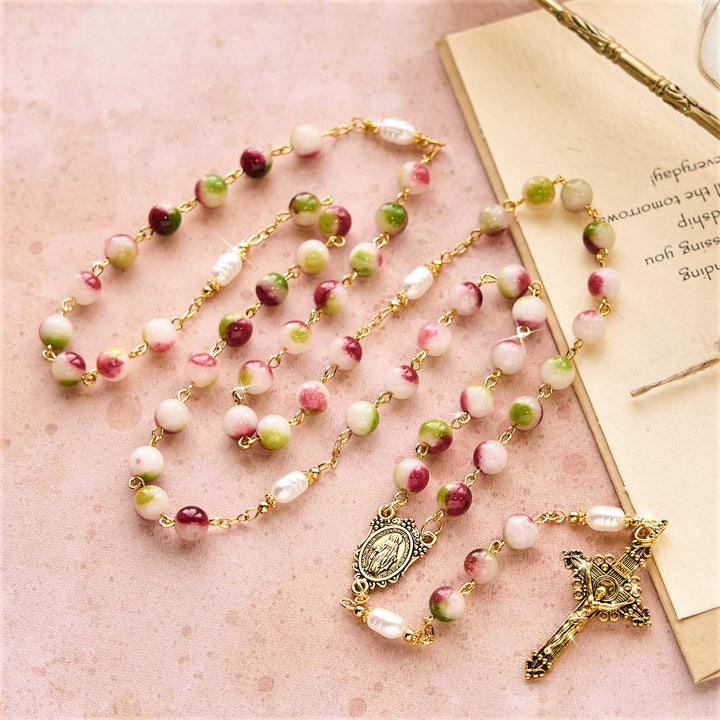 Christianartworkshop Strahlender Turmalin-Rosenkranz mit goldener Kette und Christuskreuz - Unsere Liebe Frau und das Kruzifix - image 0