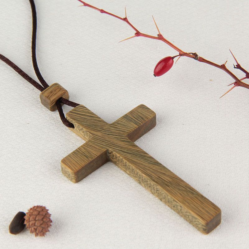 Christianartworkshop Kreuzkette aus rotem und grünem Sandelholz – Symbol des Segens mit natürlicher Maserung - image 1