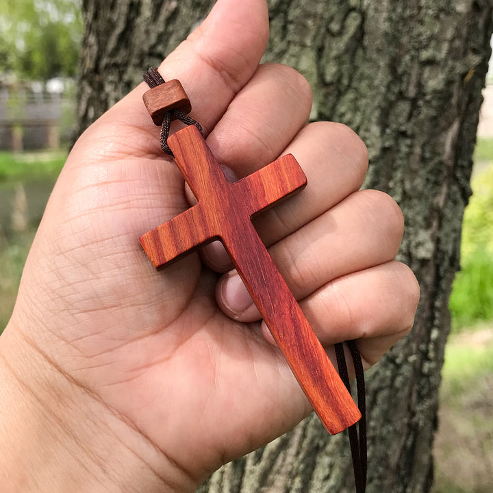 Christianartworkshop Kreuzkette aus rotem und grünem Sandelholz – Symbol des Segens mit natürlicher Maserung - Rot - image 3