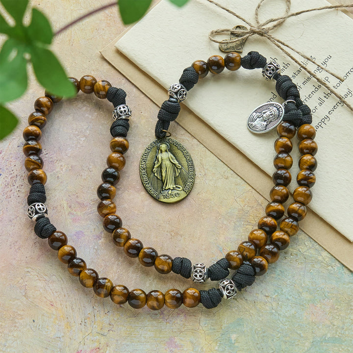 Christianartworkshop Rosenkranz „Unsere Liebe Frau im Mittelpunkt“ aus Paracord: Tigeraugenperlen & Zeitlose Medaille „Gnade“ - image 4