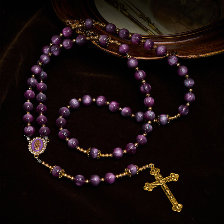 Christianartworkshop Leinwand-Rosenkranz in schimmerndem Lila mit Marienmotiv: Vergoldete Glaubensandacht - image 6
