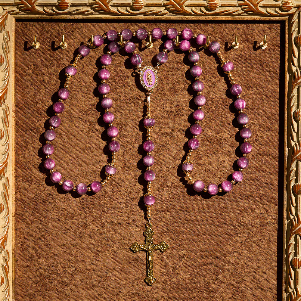 Christianartworkshop Leinwand-Rosenkranz in schimmerndem Lila mit Marienmotiv: Vergoldete Glaubensandacht - image 2