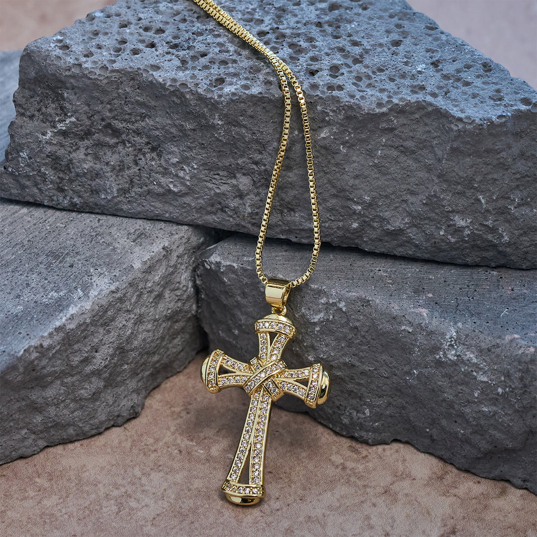 Christianartworkshop Kupfer-Zirkon-Kreuzkette mit Knoten: Erinnerung an Glauben und Ausstrahlung für jeden Tag - Golden - image 0