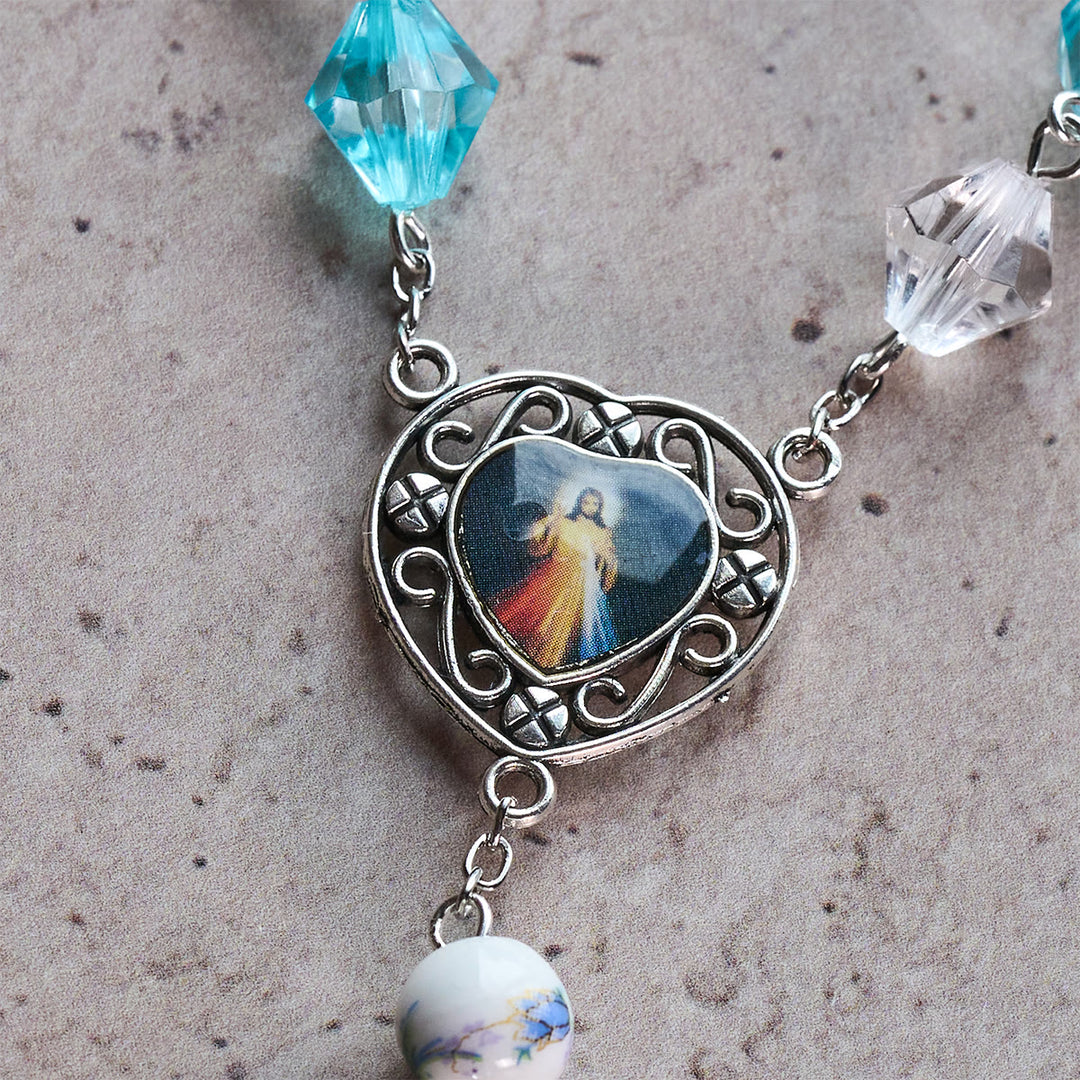 Christianartworkshop Gesegneter Rosenkranz in Aquamarin und Weiß mit Herzanhänger Unserer Lieben Frau: Verschmelzung von Licht und Glauben - image 8