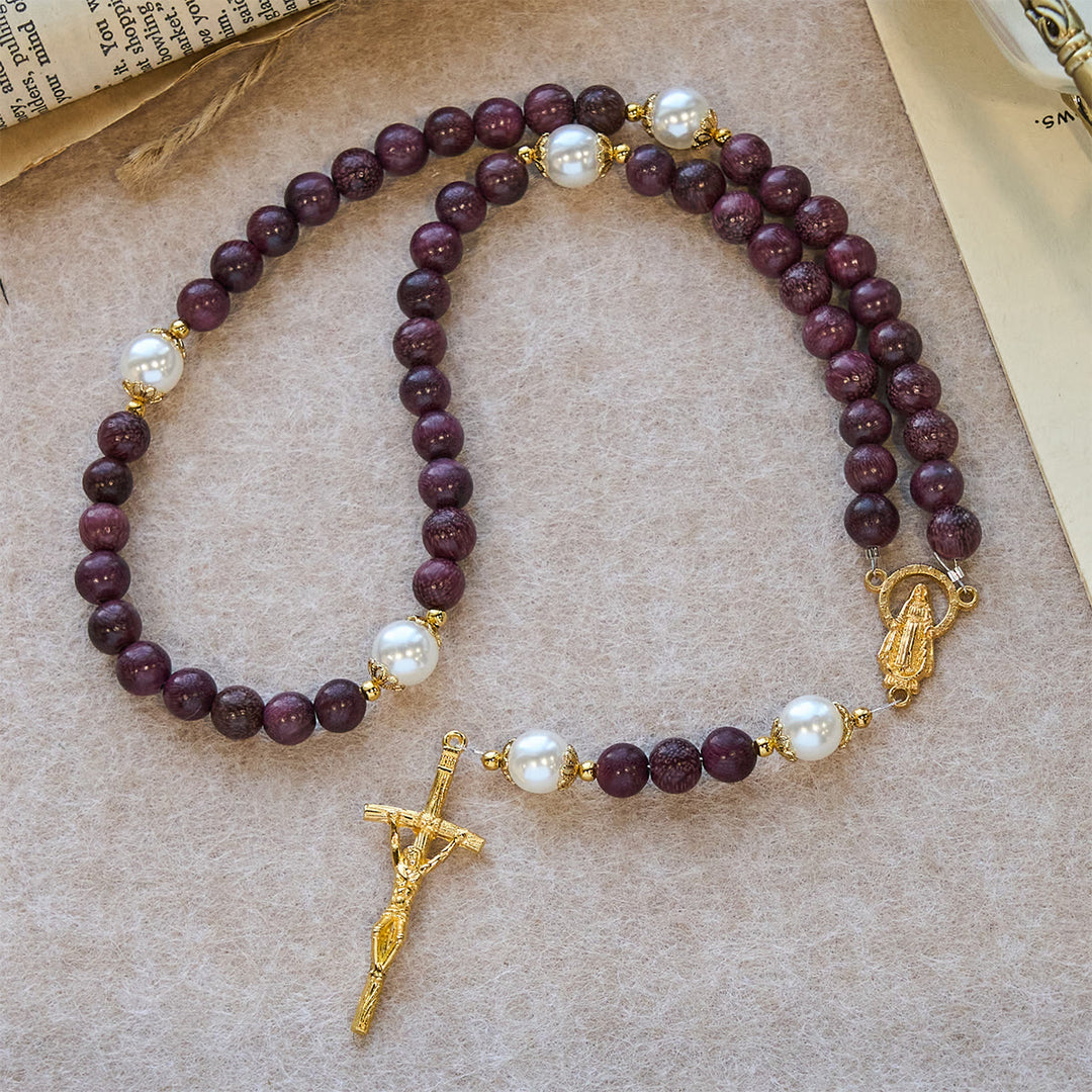 Eleganter Rosenkranz aus Perillaholz mit Marienmotiv und Kruzifix von Christianartworkshop - image 4