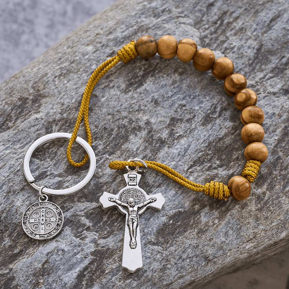 Christianartworkshop Kruzifix & St.-Benedikt-Medaille Rosenkranz aus Holz: Sanfte Erinnerung an den Frieden - image 11