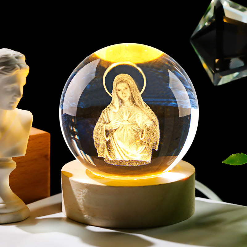 Christianartworkshop Heilige Kristallkugel-Nachtlampe: Leuchtender Begleiter der göttlichen Gegenwart - Maria mit dem Heiligen Herzen - mit farbigem Lichtsockel - 8 cm - image 10