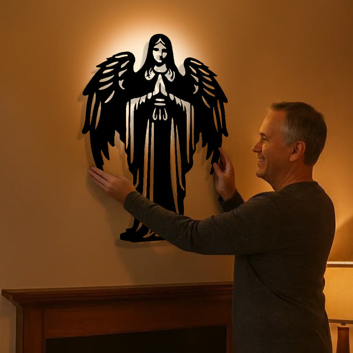 Christianartworkshop Wanddekoration „Geflügelter Engel“ aus Metall: Stille Erinnerung an sanfte Gnade - image 1