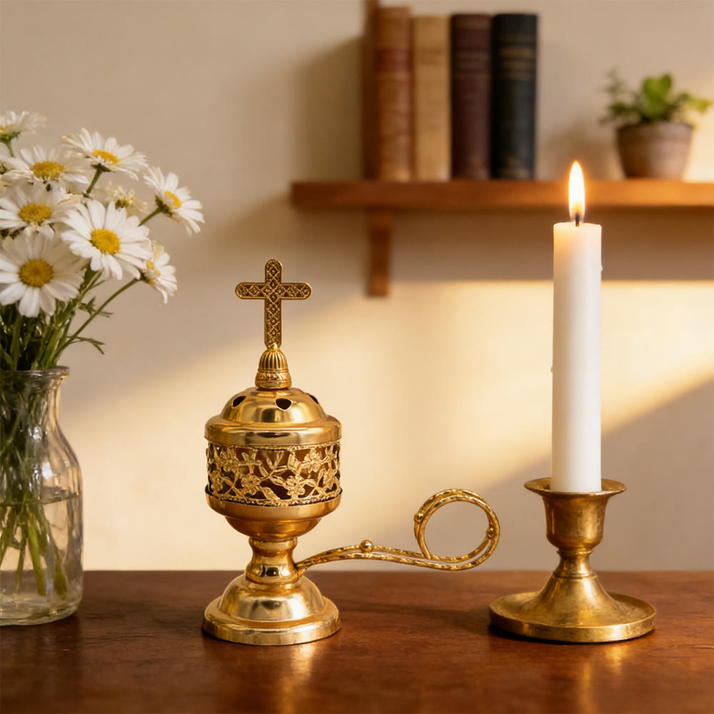 Christianartworkshop Verzierter Räuchergefäß aus Metall mit Kreuzverzierung: Stille Erinnerung an friedvolle Momente - Golden - image 0