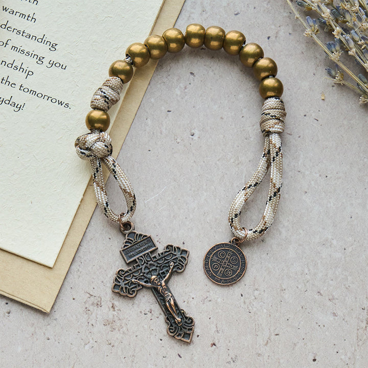 Christianartworkshop Rustikaler Rosenkranz aus Bronze mit Kupferfigur des Heiligen Benedikt und Kruzifix - image 4