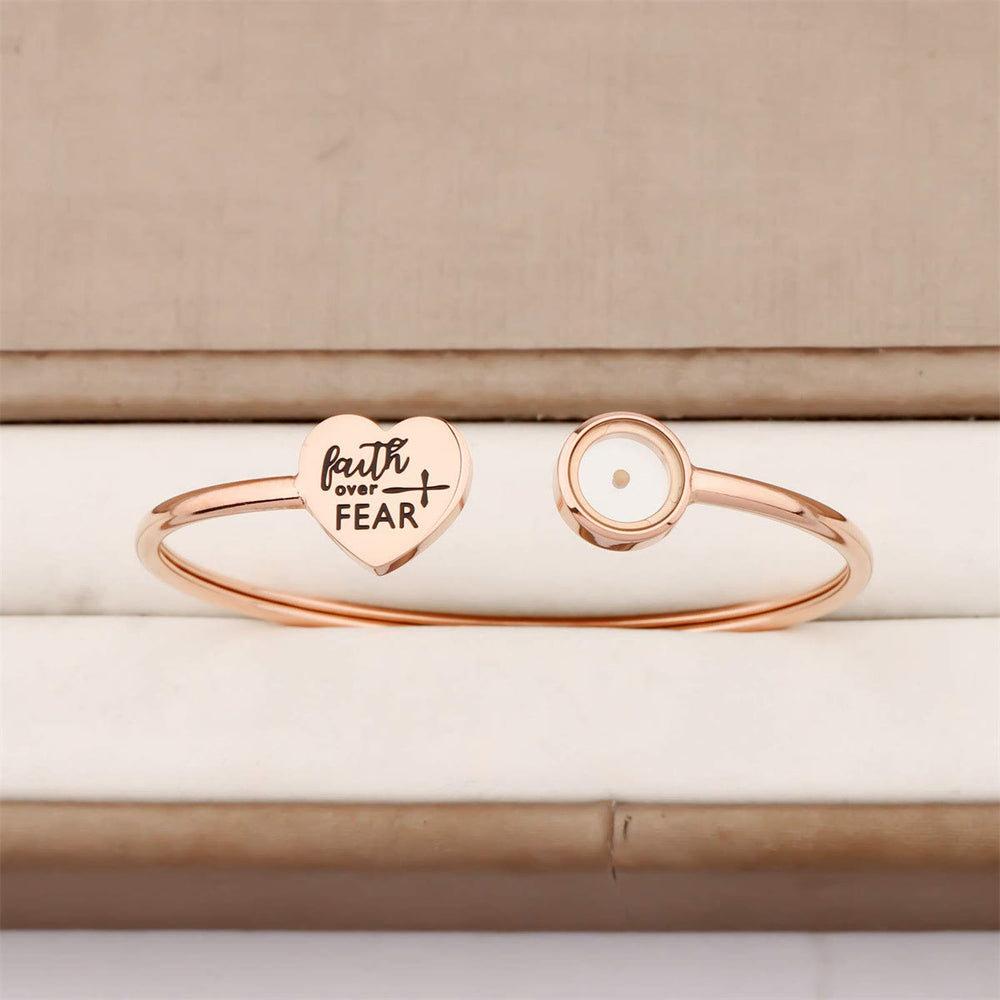 Christianartworkshop 3-farbiges Armband „Glaube statt Angst“ mit Senfkornmotiv: Eine beständige Erinnerung an die Hoffnung - image 1