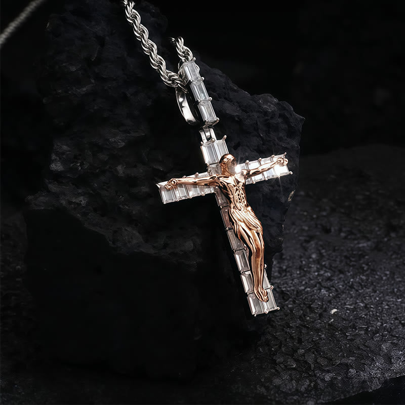 Christianartworkshop Kupfer- und Zirkon-Kruzifixkette: Sein Opfer nah am Herzen - image 1