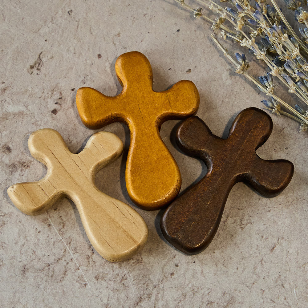 Christianartworkshop Sechsteiliges Taschenkreuz-Set aus Holz: Seine Gnaden für unterwegs - image 1