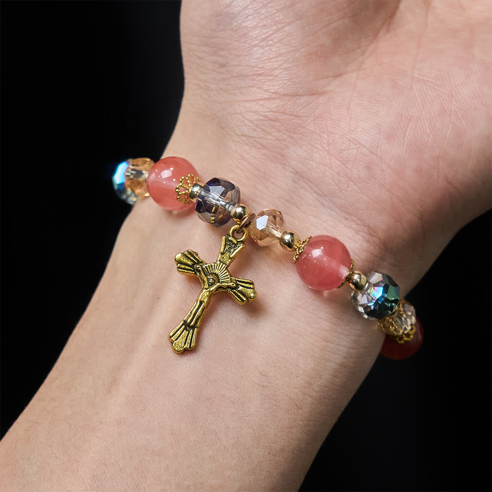 Christianartworkshop Armband aus rosa Kristallen und facettierten Perlen mit goldenem Kruzifix: Strahlender Glaube für jeden Tag - image 1