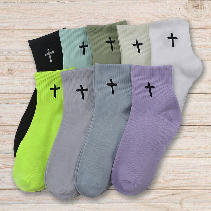Christianartworkshop Socken mit dezentem Kreuz: Glaube an Ihren Füßen - image 1