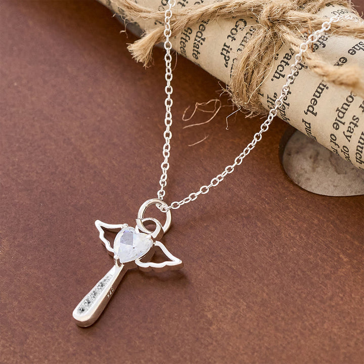 Christianartworkshop Engelskreuz- und Zirkon-Halsketten: Sanfter Tragekomfort mit heiliger Symbolik - image 3