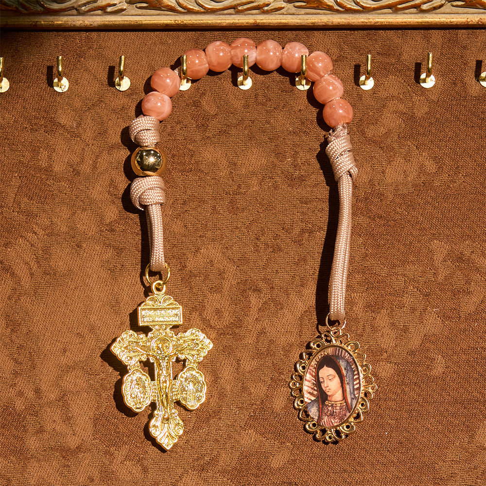 Christianartworkshop Rosenkranz „Unsere Liebe Frau segnet“ mit Kruzifix: Zarte Andacht für den täglichen Gebrauch - image 1