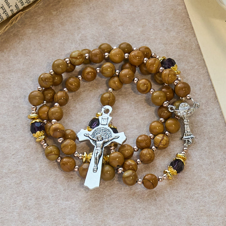 Rosenkranz aus Naturstein in Gelbholzoptik von Christianartworkshop mit Heiligem Gral-Symbol und violettem Akzent - image 3