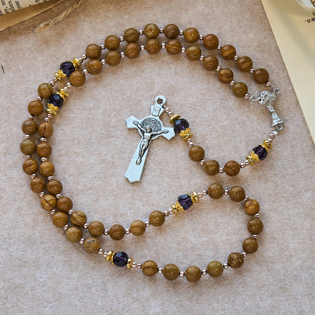 Rosenkranz aus Naturstein in Gelbholzoptik von Christianartworkshop mit Heiligem Gral-Symbol und violettem Akzent - image 4