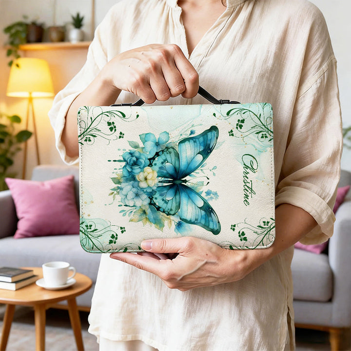 Personalisierter Schmetterlings-Bibelumschlag von Christianartworkshop: Sanfte Transformation für sein Wort - image 2