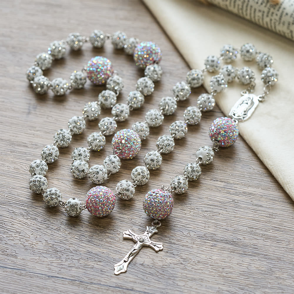 Christianartworkshop Funkelnder Rosenkranz mit Marienmotiv und Kruzifix: Stille Erinnerung an Gnade und Andacht - Unsere Liebe Frau und das Kruzifix - image 0