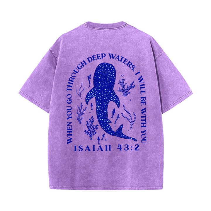 Christianartworkshop Ich werde bei dir sein Doppelseitiges Unisex-T-Shirt aus gewaschenem Stoff - Lila - 5XL - image 14