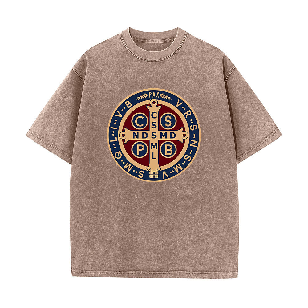 Christianartworkshop St. Benedikt Medaille Heiliges Kreuz Unisex gewaschenes T-Shirt - Kaffee - 5XL - image 6