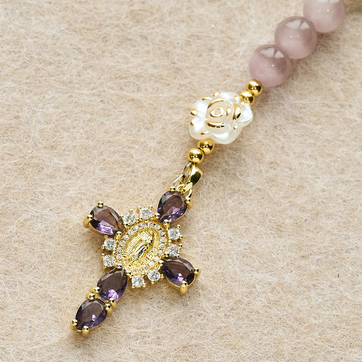 Christianartworkshop Rosenkranz mit Katzenaugen- und Rosenmotiv in Lavendel und Rosa: Heilige Mutter als Mittelpunkt für sanftes Gebet - image 6