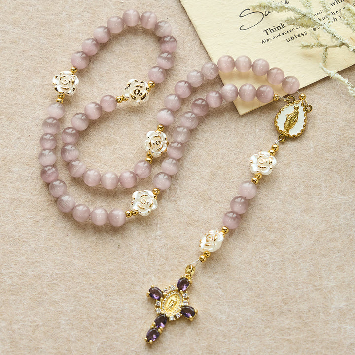 Christianartworkshop Rosenkranz mit Katzenaugen- und Rosenmotiv in Lavendel und Rosa: Heilige Mutter als Mittelpunkt für sanftes Gebet - image 2