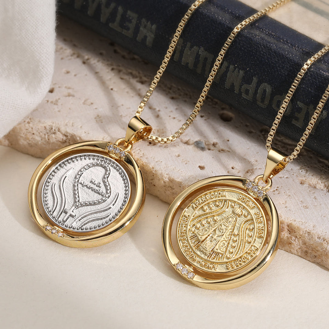 Christianartworkshop Drehbare Halskette Unserer Lieben Frau von Aparecida: Zweifarbige Anmut für jeden Tag - image 0