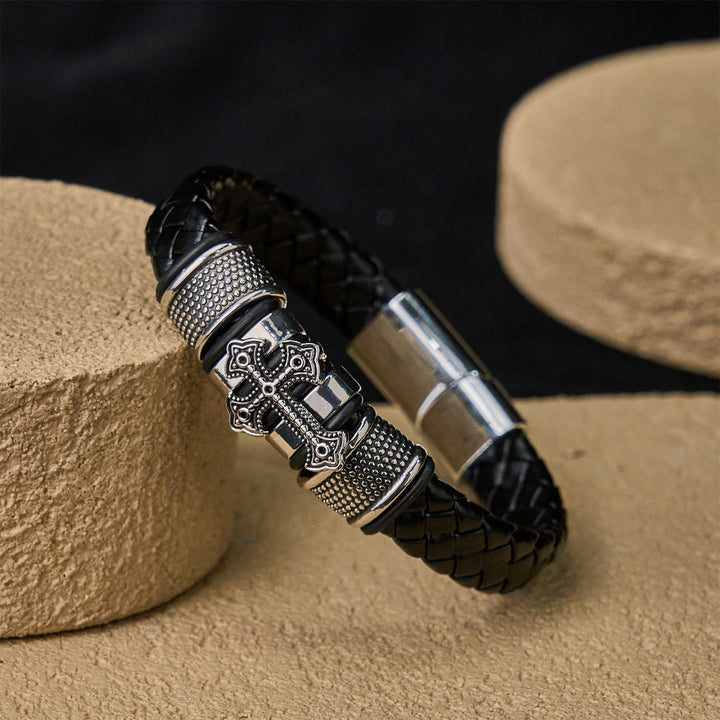 Christianartworkshop Klassisches zweifarbiges Lederarmband mit Heiligem Kreuz und geflochtenem Design - image 4