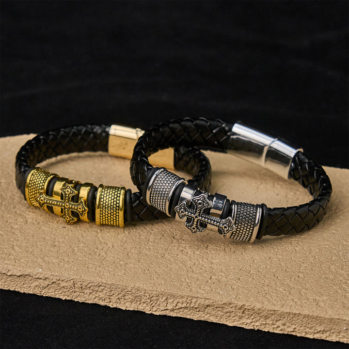 Christianartworkshop Klassisches zweifarbiges Lederarmband mit Heiligem Kreuz und geflochtenem Design - image 1