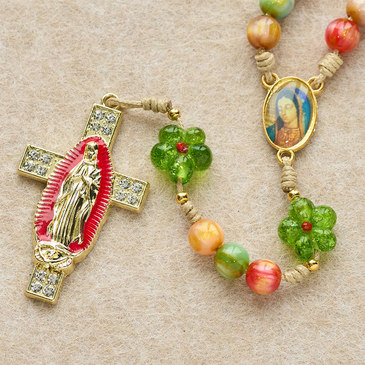 Christianartworkshop Rosenkranz aus grünem Glas und Pastellfarben mit Katzenaugenmotiv und Marienkreuz - image 5