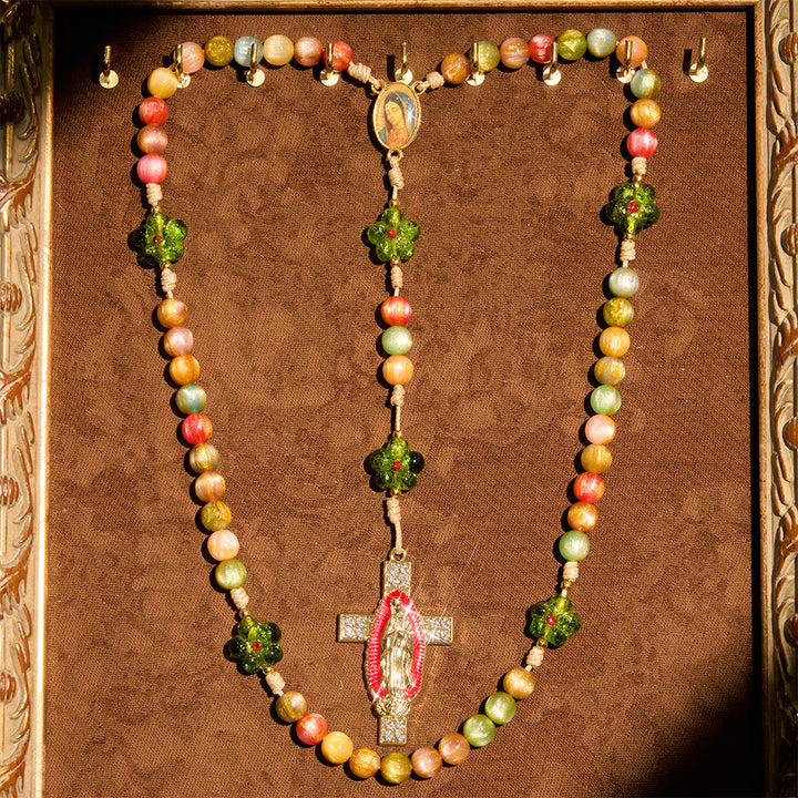 Christianartworkshop Rosenkranz aus grünem Glas und Pastellfarben mit Katzenaugenmotiv und Marienkreuz - image 7