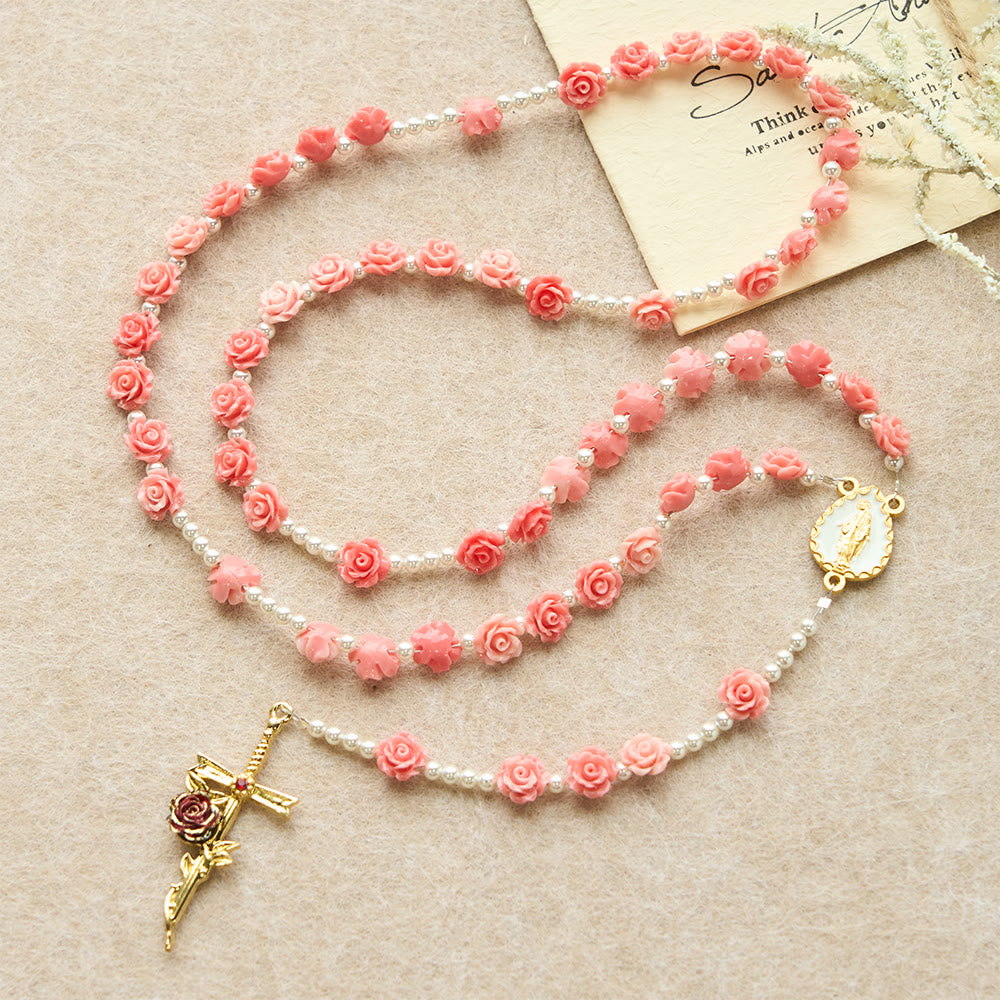 Christianartworkshop Rosenkranz mit zartrosa Kamelie und Marienmotiv: Sanftes Accessoire für den Glauben - image 1