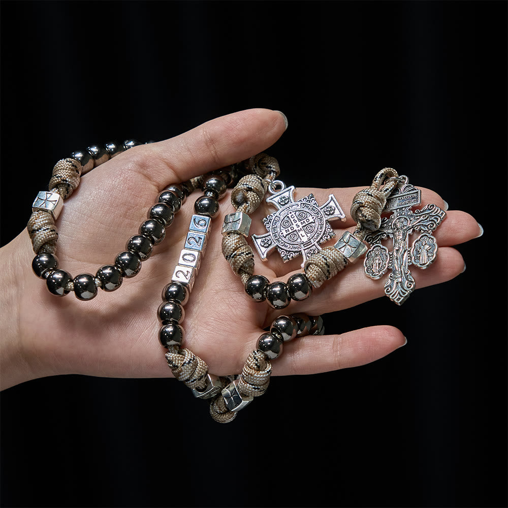 Christianartworkshop Neujahrsrosenkranz aus robustem Paracord 2026 mit dem Symbol des Heiligen Benedikt als Schutzpatron des Glaubens - image 1