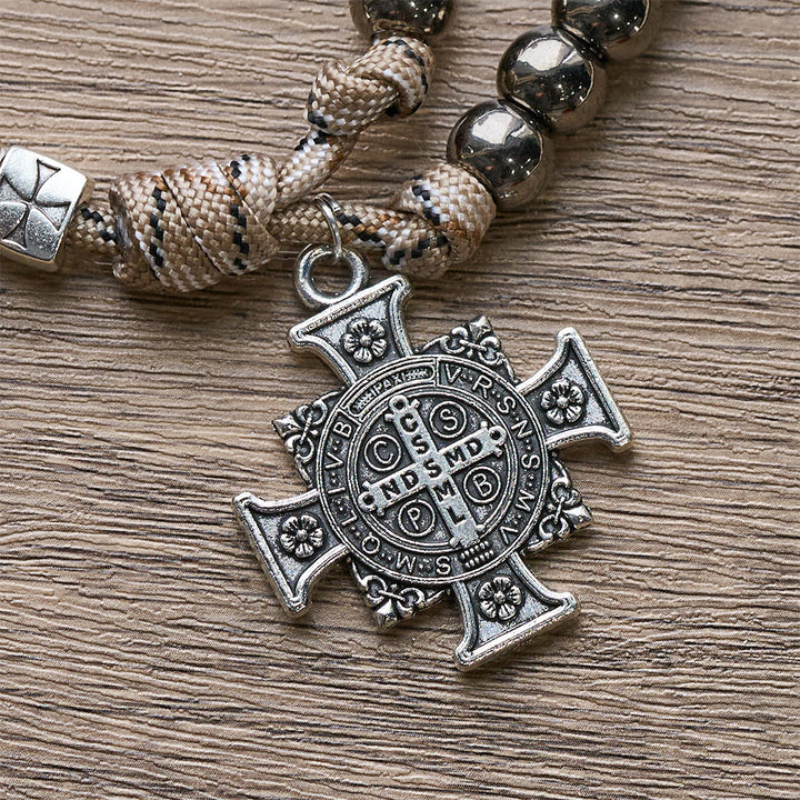 Christianartworkshop Neujahrsrosenkranz aus robustem Paracord 2026 mit dem Symbol des Heiligen Benedikt als Schutzpatron des Glaubens - image 10